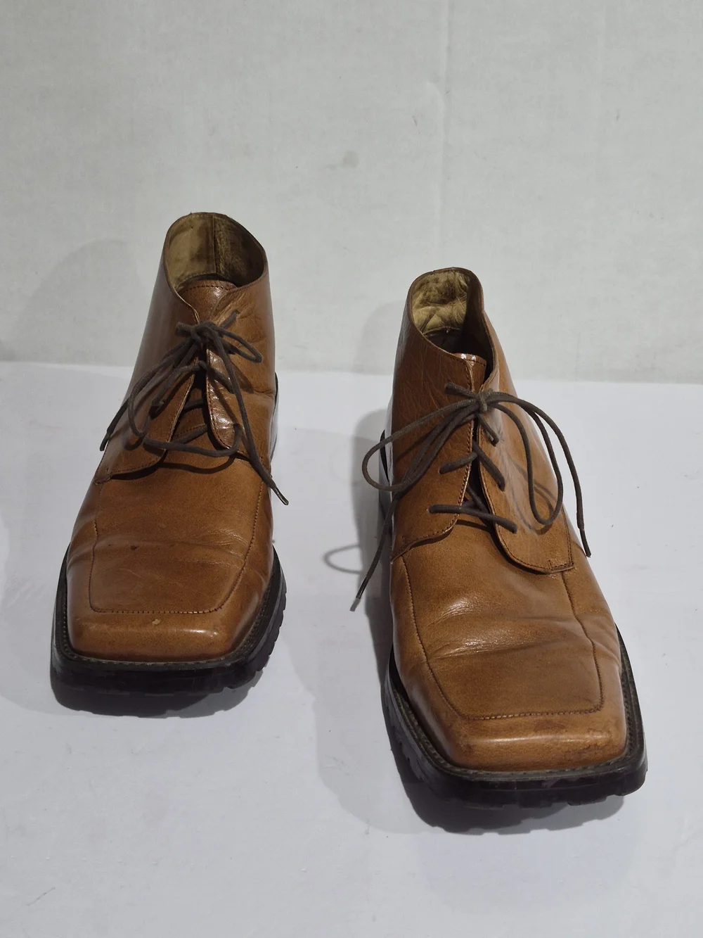 Men's Tan Leather Lace-Up Chukka Boots